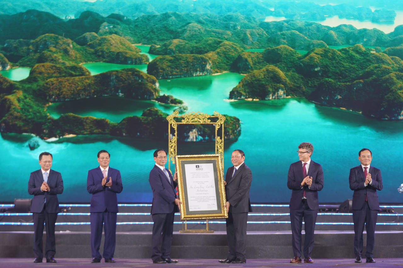 Dấu ấn đêm hội “Hải Phòng – Bừng sáng miền cửa biển” 