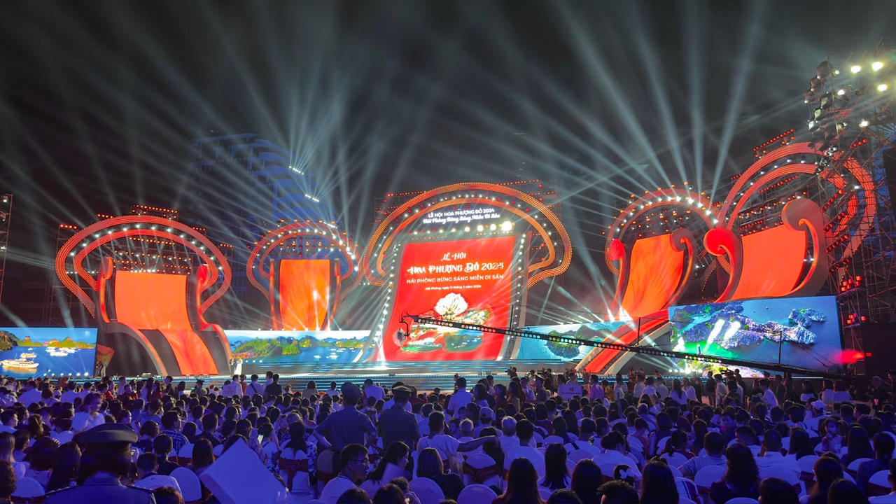 Dấu ấn đêm hội “Hải Phòng – Bừng sáng miền cửa biển” 