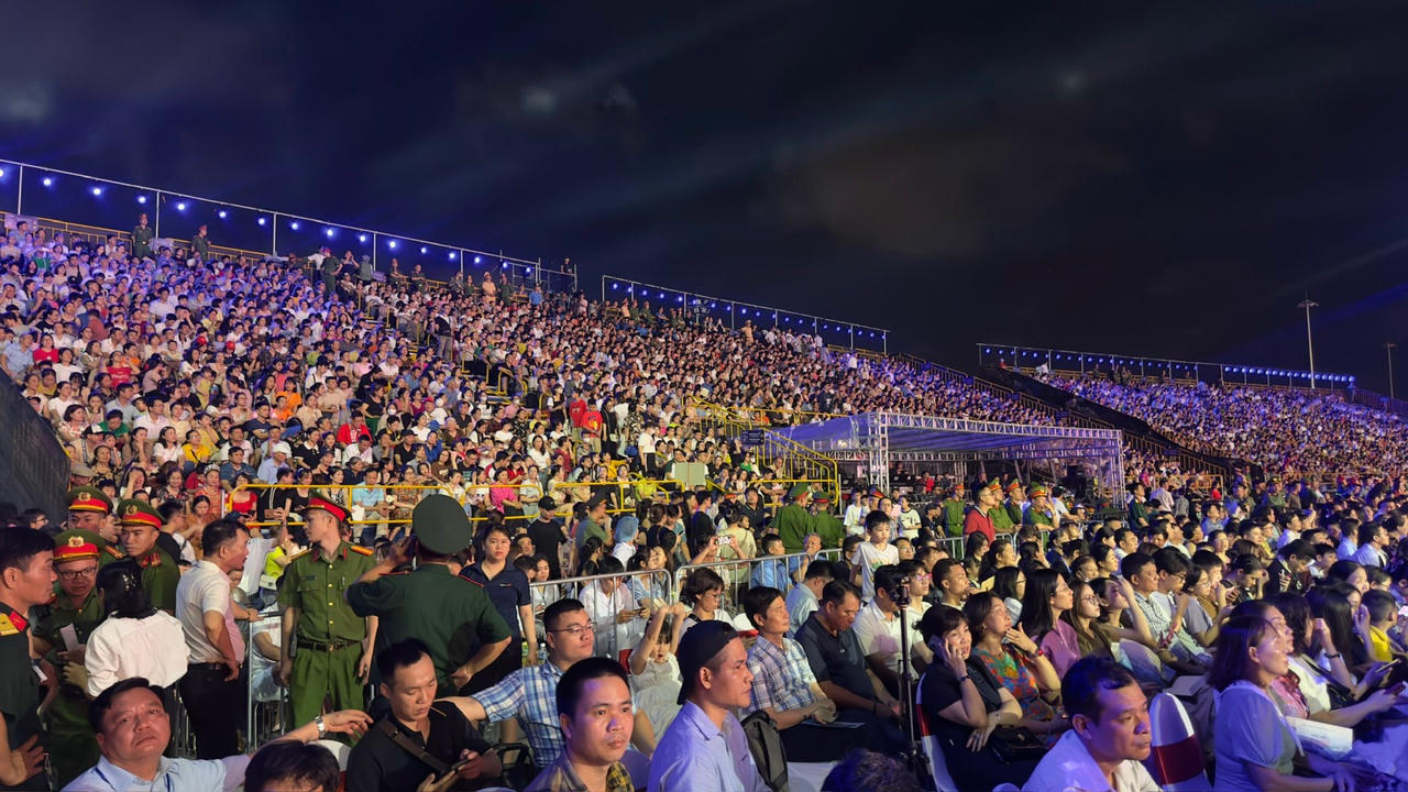 Dấu ấn đêm hội “Hải Phòng – Bừng sáng miền cửa biển” 