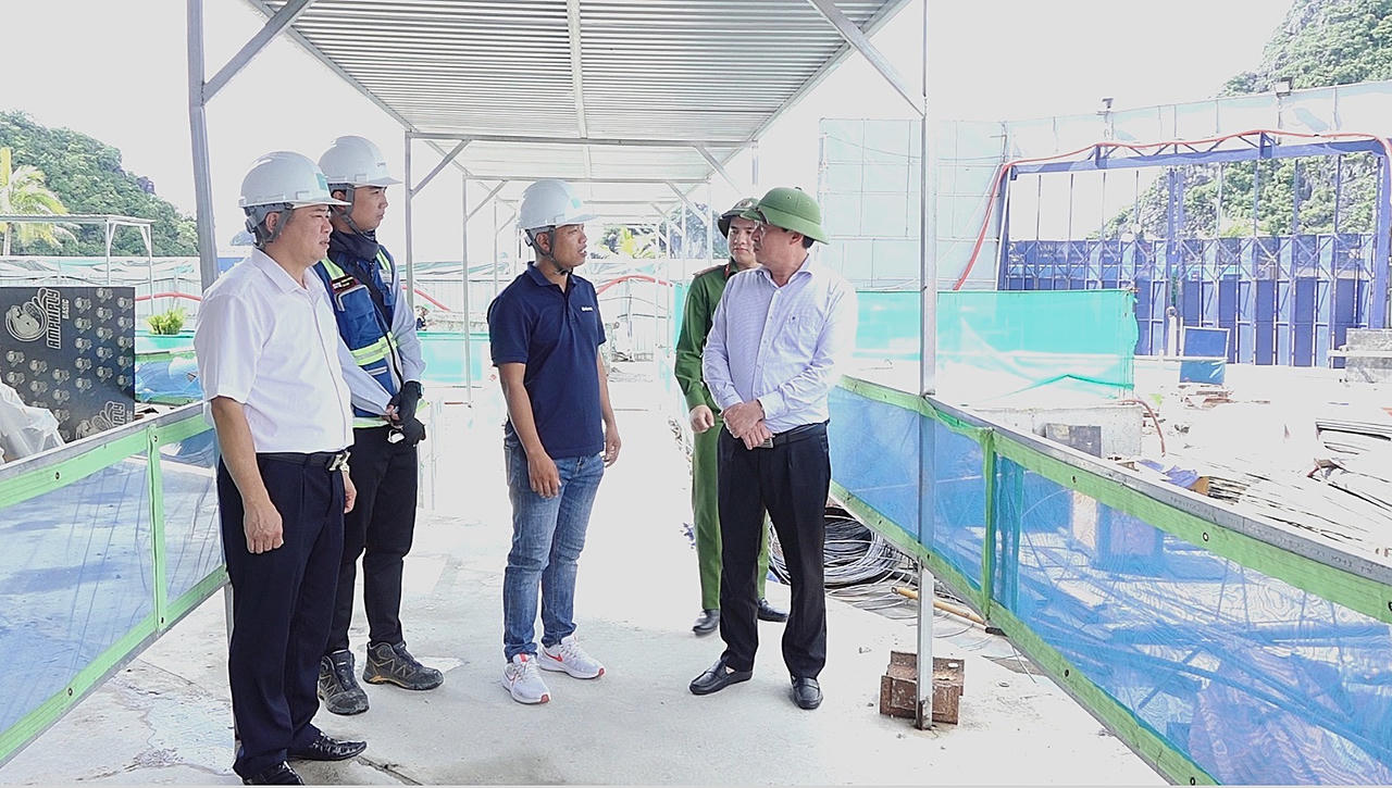 Đứt cáp cẩu một công nhân tử vong tại công trường Crystal Holidays Harbour