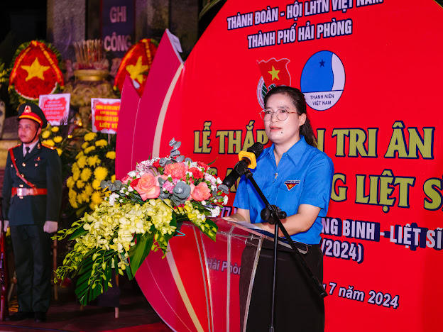 Thành đoàn Hải Phòng dâng hương, thắp nến tri ân các Anh hùng, Liệt sĩ