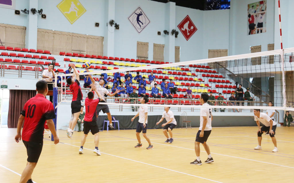 Giao lưu sĩ quan trẻ BĐBP Việt Nam và cán bộ trẻ Quản lý Di dân Quốc gia Trung Quốc