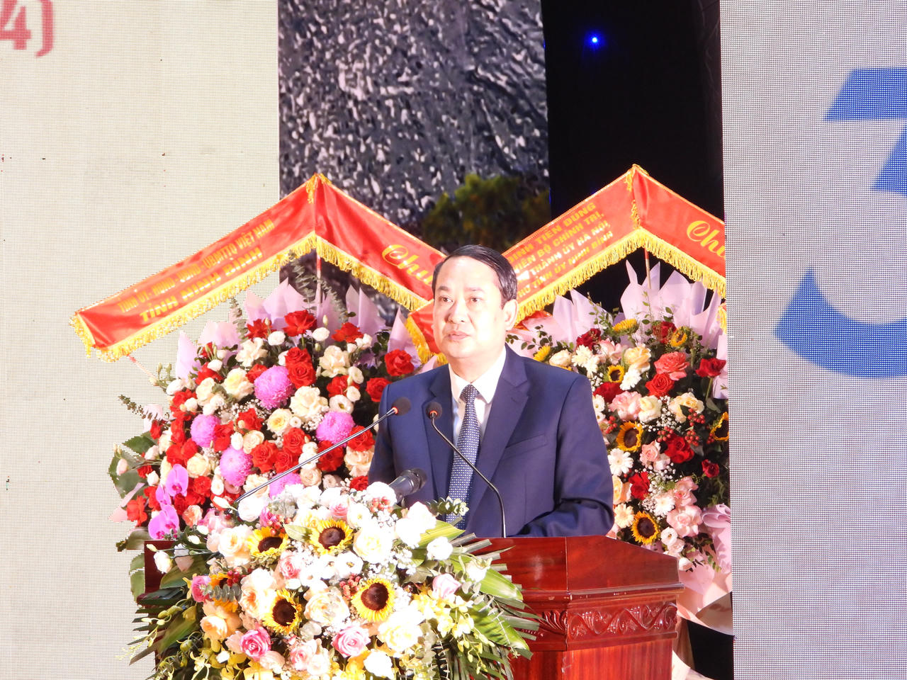 Huyện Yên Mô (Ninh Bình) đón nhận Huân chương Lao động hạng Ba 