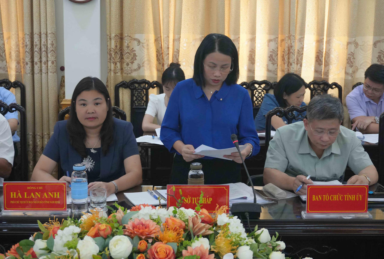 Thứ trưởng Bộ Tư pháp Mai Lương Khôi làm việc với UBND tỉnh Nam Định