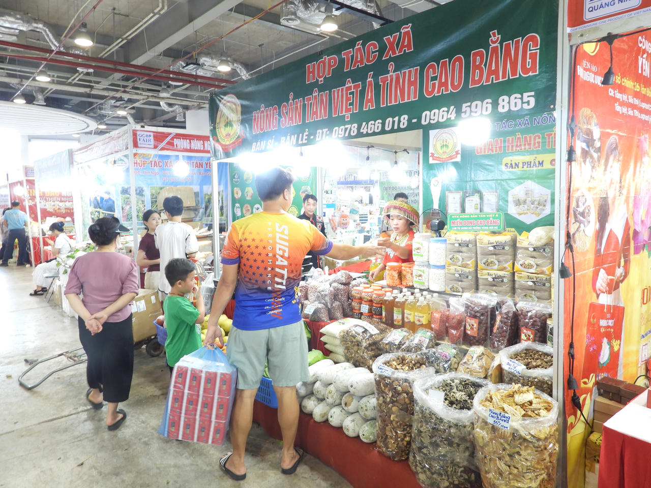 Thu gần 14 tỷ đồng sau 6 ngày Hội chợ OCOP tại Quảng Ninh