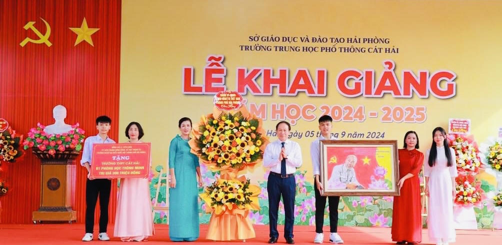 Không khí háo hức chào đón năm học mới tại khắp các tỉnh thành cả nước