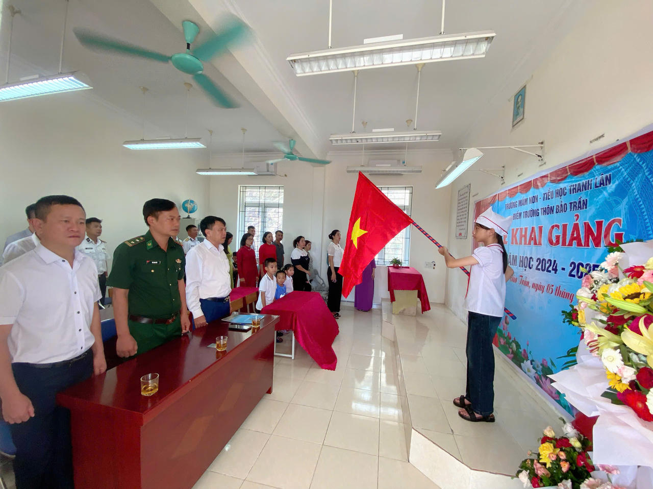 Không khí háo hức chào đón năm học mới tại khắp các tỉnh thành cả nước