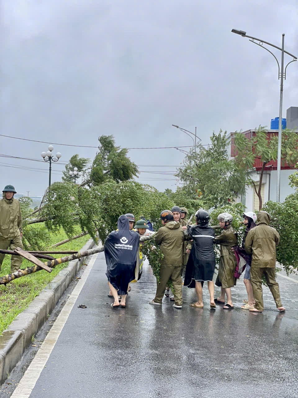 Công an thành phố Hải Phòng tập trung lực lượng khắc phục sau bão số 3 