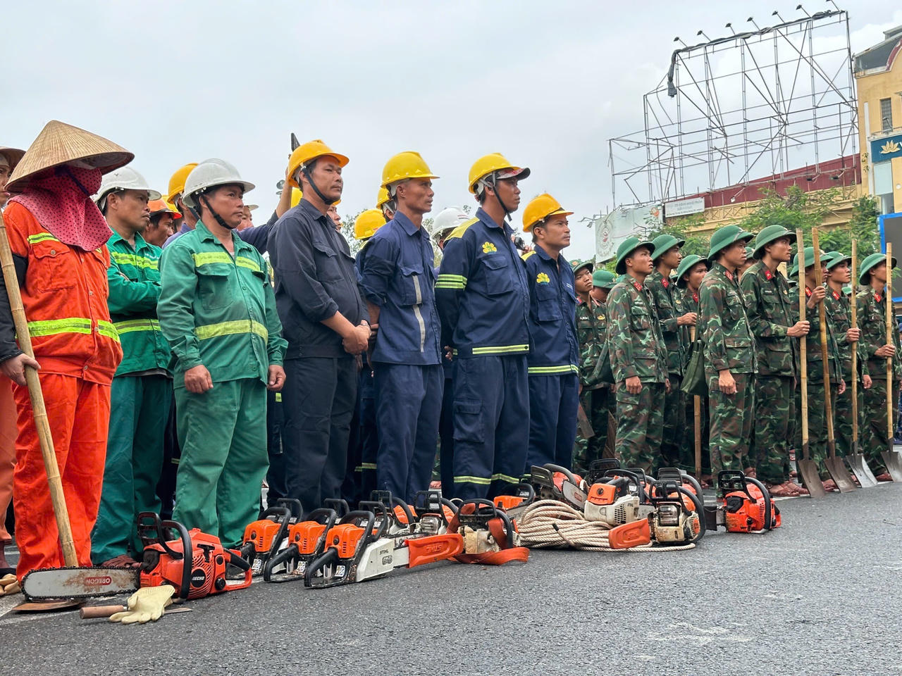 Hải Phòng tăng cường cán bộ, chiến sĩ tham gia khắc phục hậu quả bão số 3