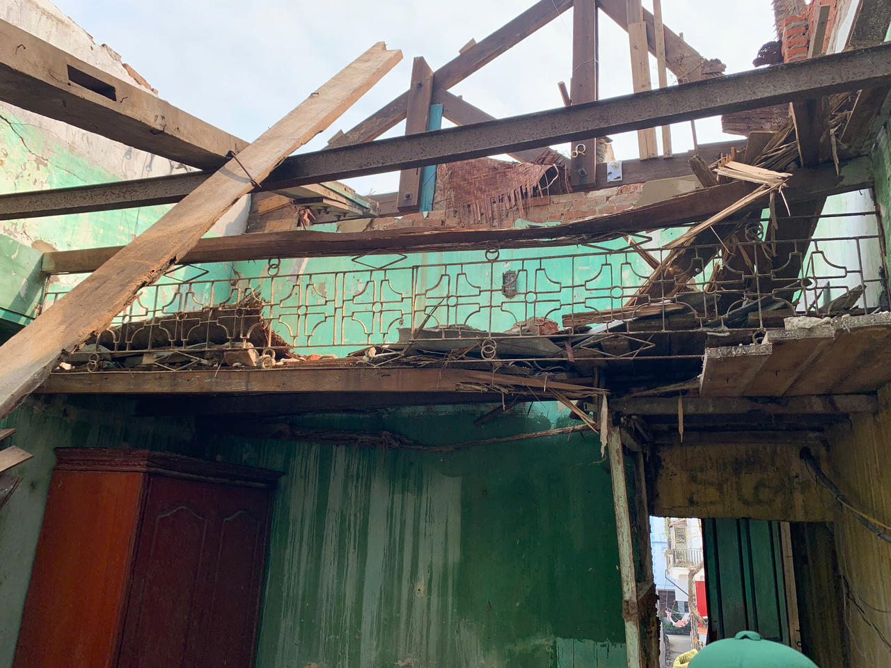 Hải Phòng: Kêu gọi người dân di dời khẩn cấp khỏi các khu nhà nguy hiểm sau bão 