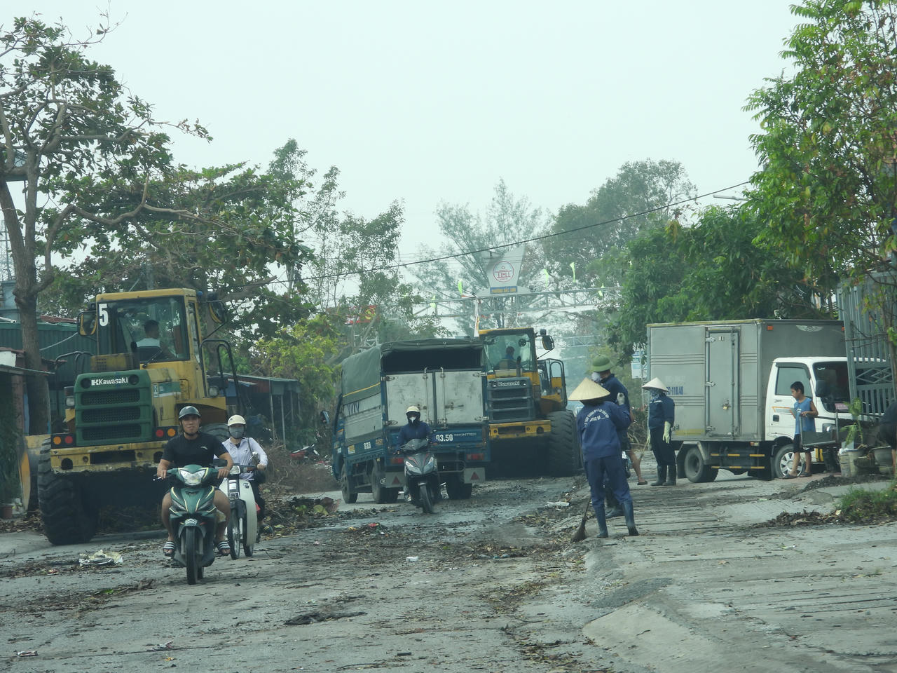 Quảng Ninh tổng vệ sinh, khôi phục cuộc sống bình thường sau bão