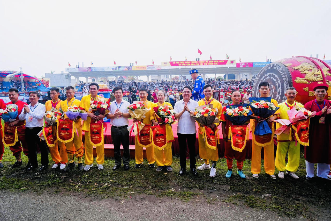 'Ông trâu' số 04 phường Hải Sơn giành giải Nhất Lễ hội chọi trâu Đồ Sơn 2024