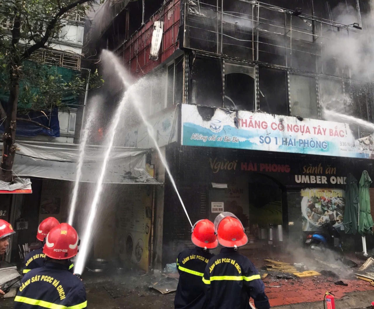  Cháy nhà hàng gần trung tâm thành phố Hải Phòng 