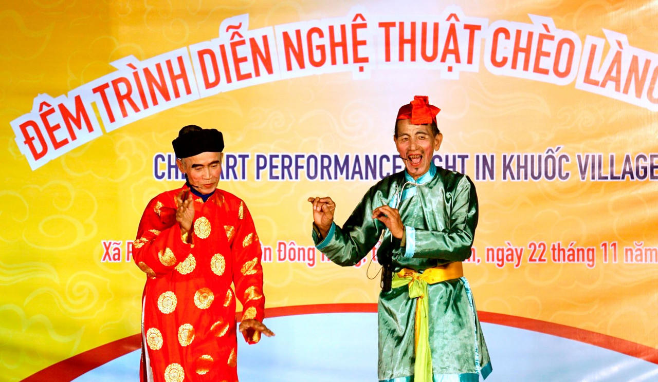 'Có xem chèo Khuốc với anh, thì về…'