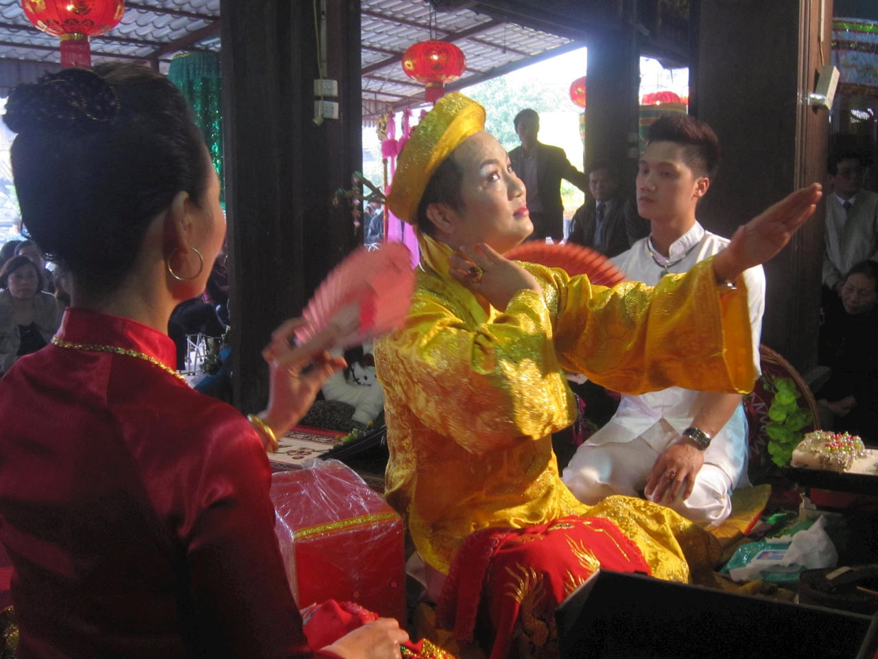 Về miền “Tháng tám giỗ cha, tháng ba giỗ mẹ”…