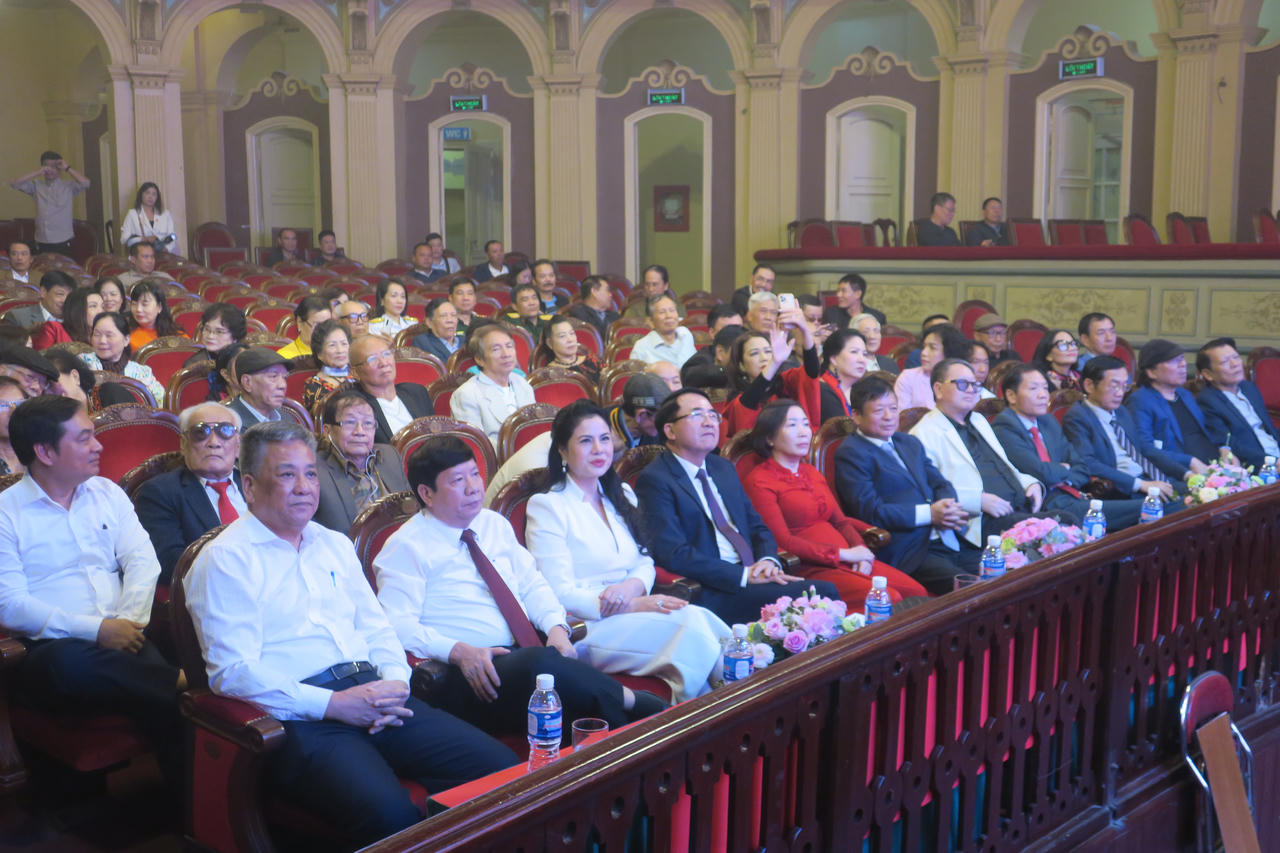 Kỷ niệm 60 năm Ngày thành lập Đoàn Ca Múa Hải Phòng