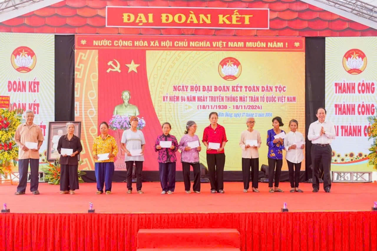 Bí thư Thành uỷ Hải Phòng dự Ngày hội Đại đoàn kết dân tộc tại huyện Kiến Thuỵ