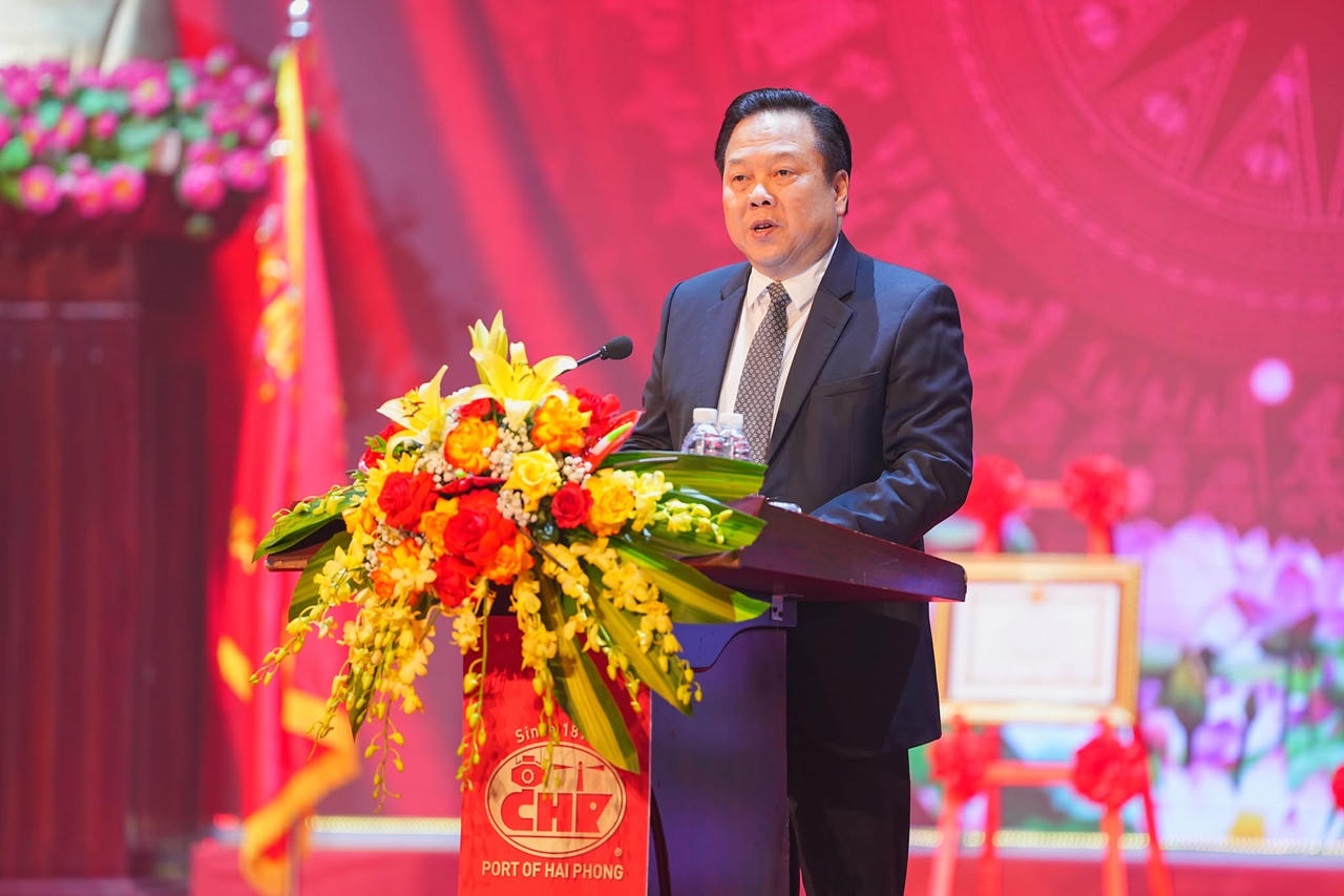 Cảng Hải Phòng đón nhận Huân chương lao động Hạng Nhì 
