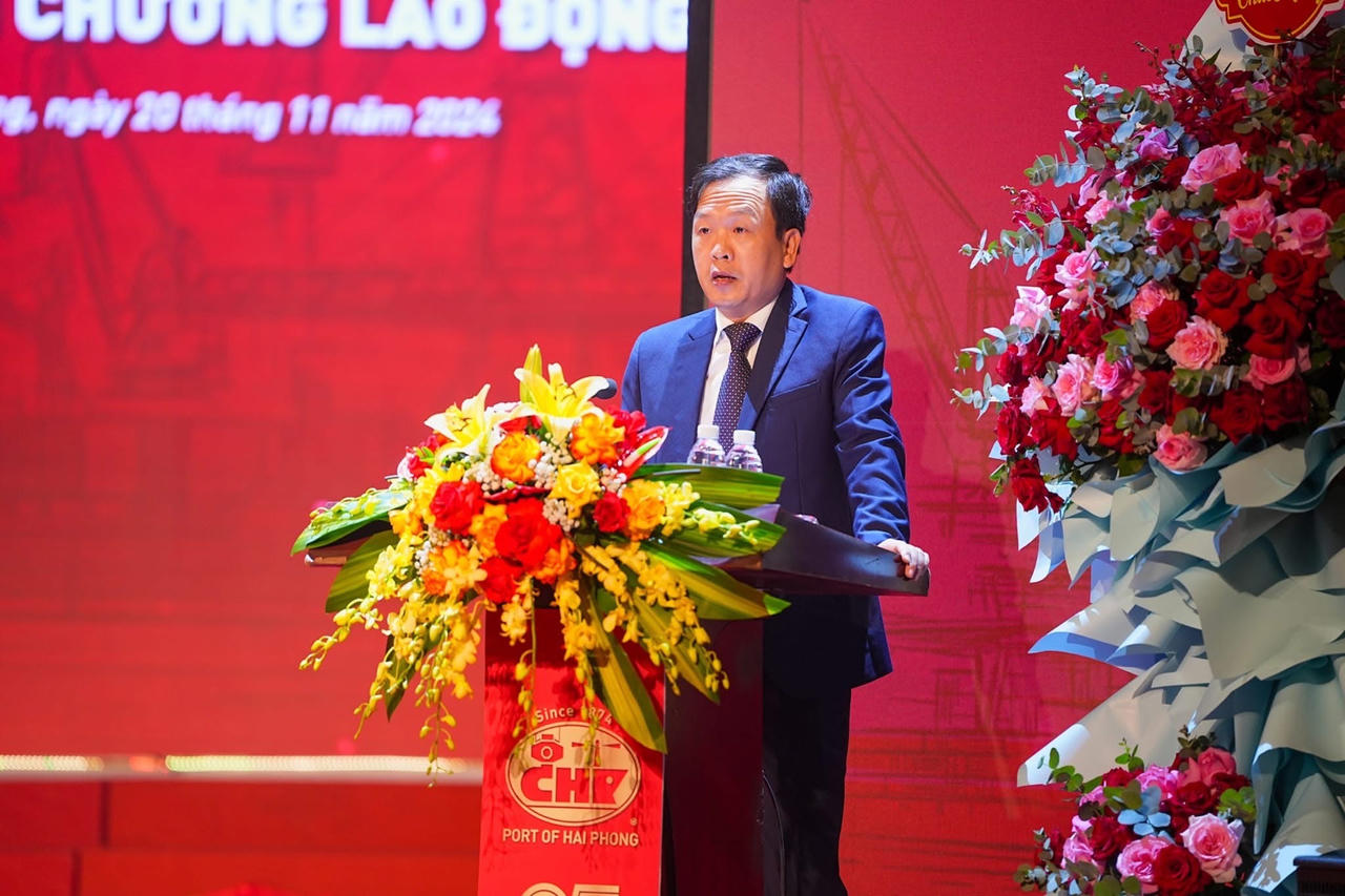 Cảng Hải Phòng đón nhận Huân chương lao động Hạng Nhì 