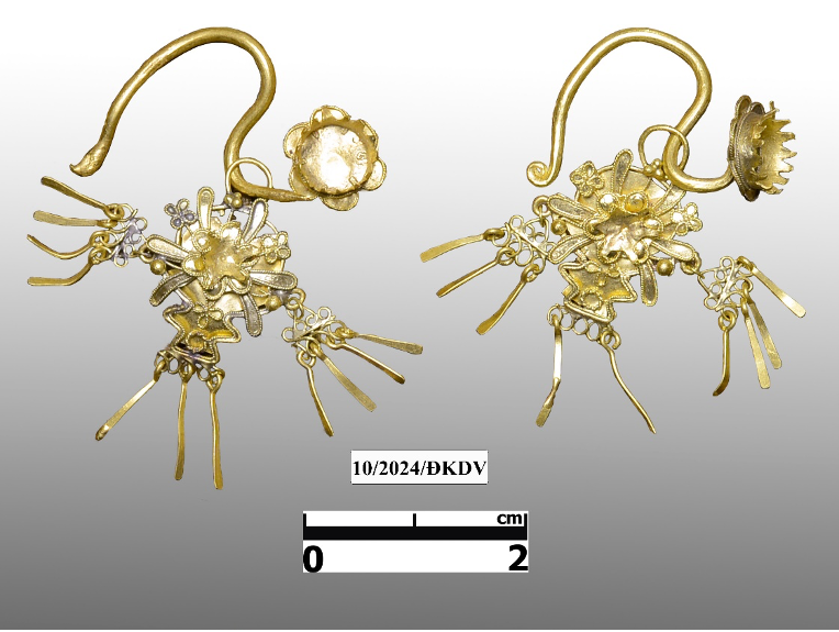 Bộ kim phẩm cung tiến Thánh mẫu Lê Chân được công nhận Bảo vật quốc gia