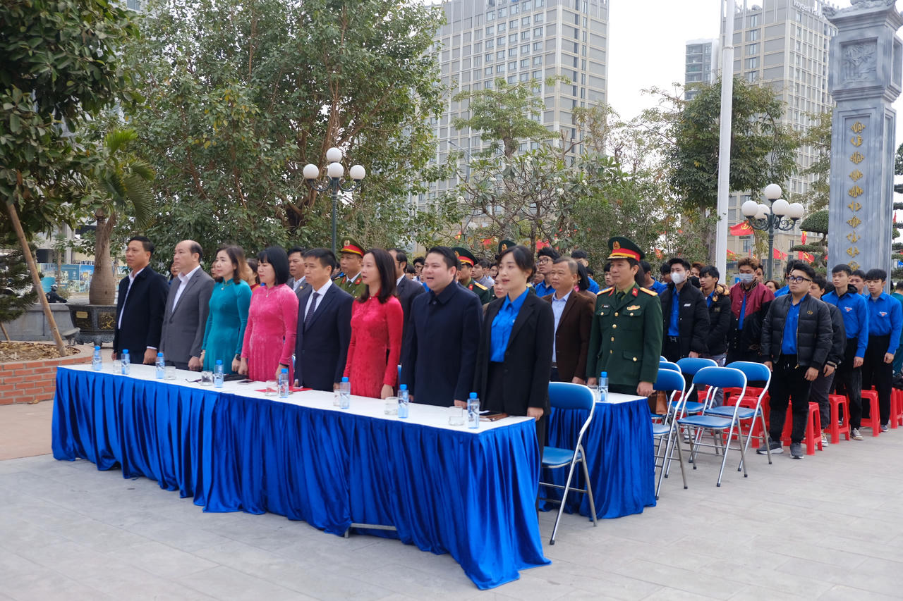 Công dân ưu tú thành phố Cảng được bồi dưỡng nhận thức về Đảng trước khi lên đường nhập ngũ