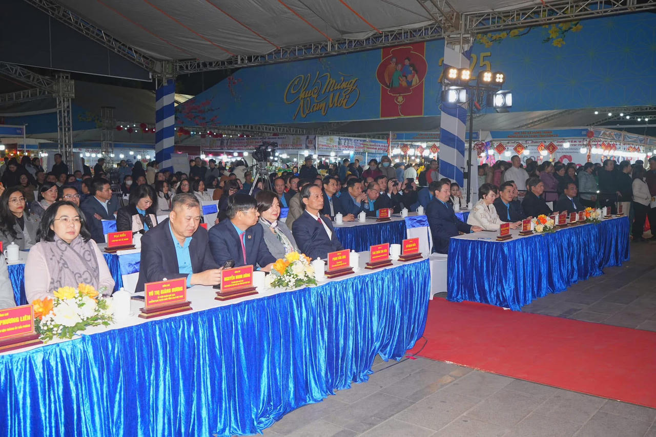 Khai mạc chợ Tết Công đoàn năm 2025 tại Hải Phòng