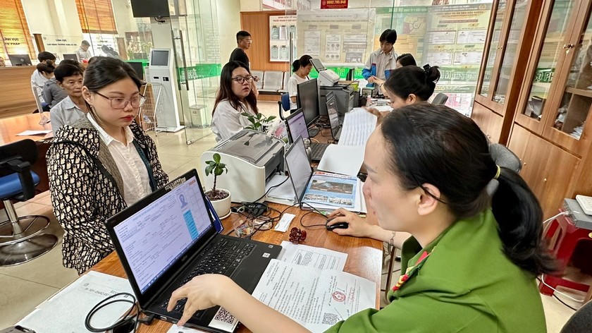  Công an TP Hải Phòng vinh dự nhận Cờ đơn vị dẫn đầu phong trào thi đua của Bộ Công an