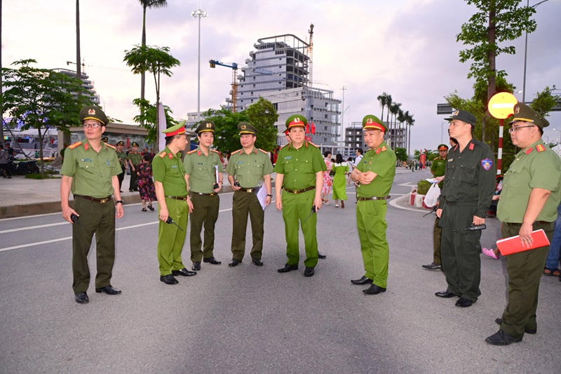  Công an TP Hải Phòng vinh dự nhận Cờ đơn vị dẫn đầu phong trào thi đua của Bộ Công an