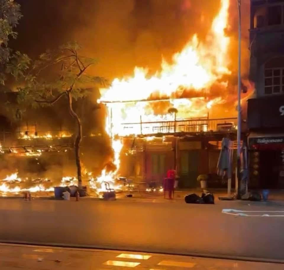 Cháy lớn nhà hàng tại trung tâm TP Hải Phòng 