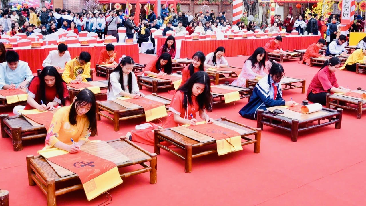 Tưng bừng Lễ khai bút đầu xuân tại Hải Phòng