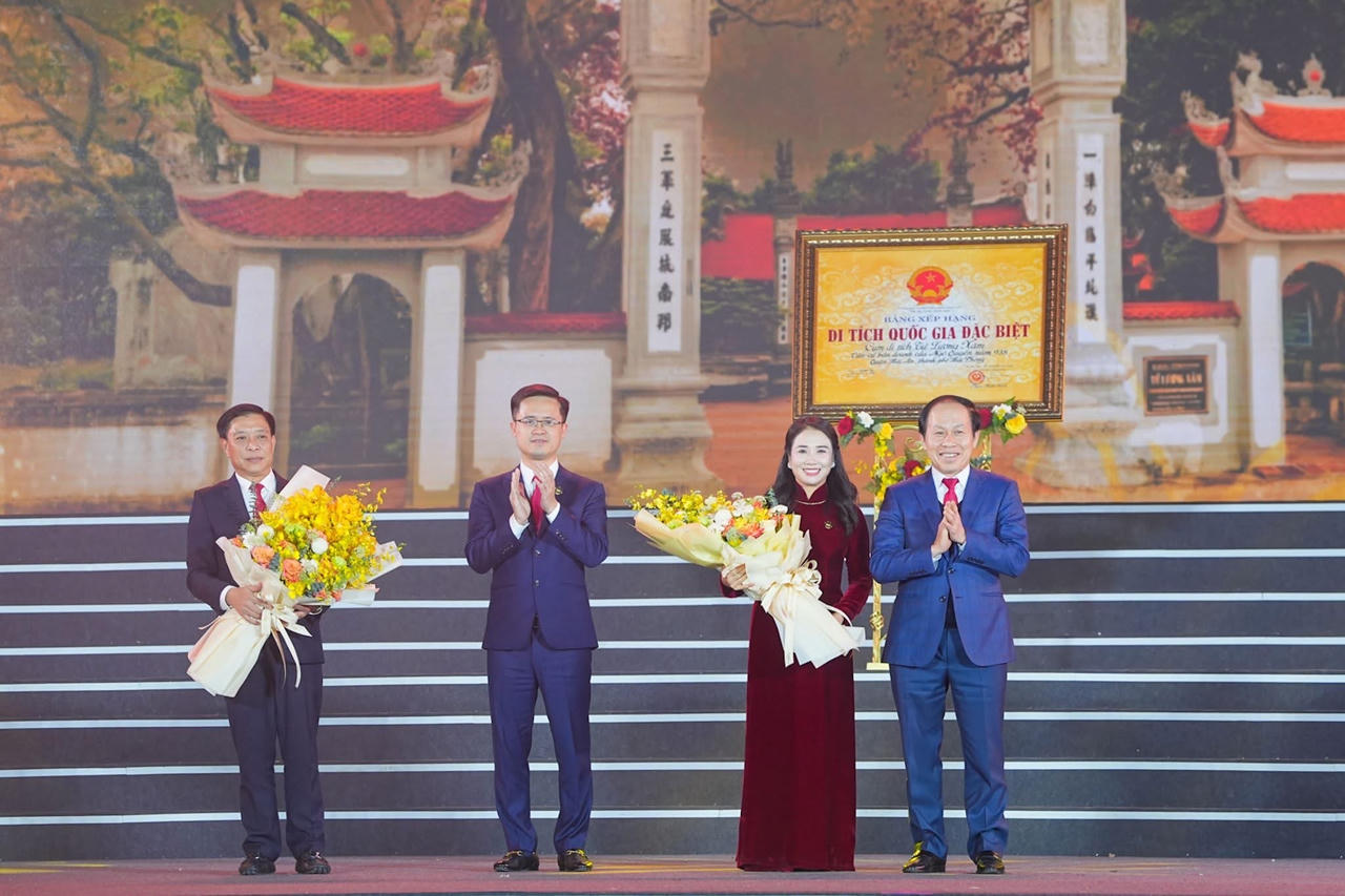 Phó Thủ tướng Lê Thành Long dự lễ đón nhận Bằng xếp hạng di tích quốc gia đặc biệt Cụm di tích Từ Lương Xâm