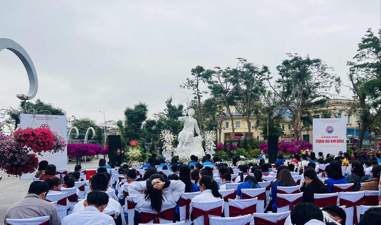 Khánh thành Tượng đài Anh hùng liệt sĩ Kim Đồng tại Hải Phòng