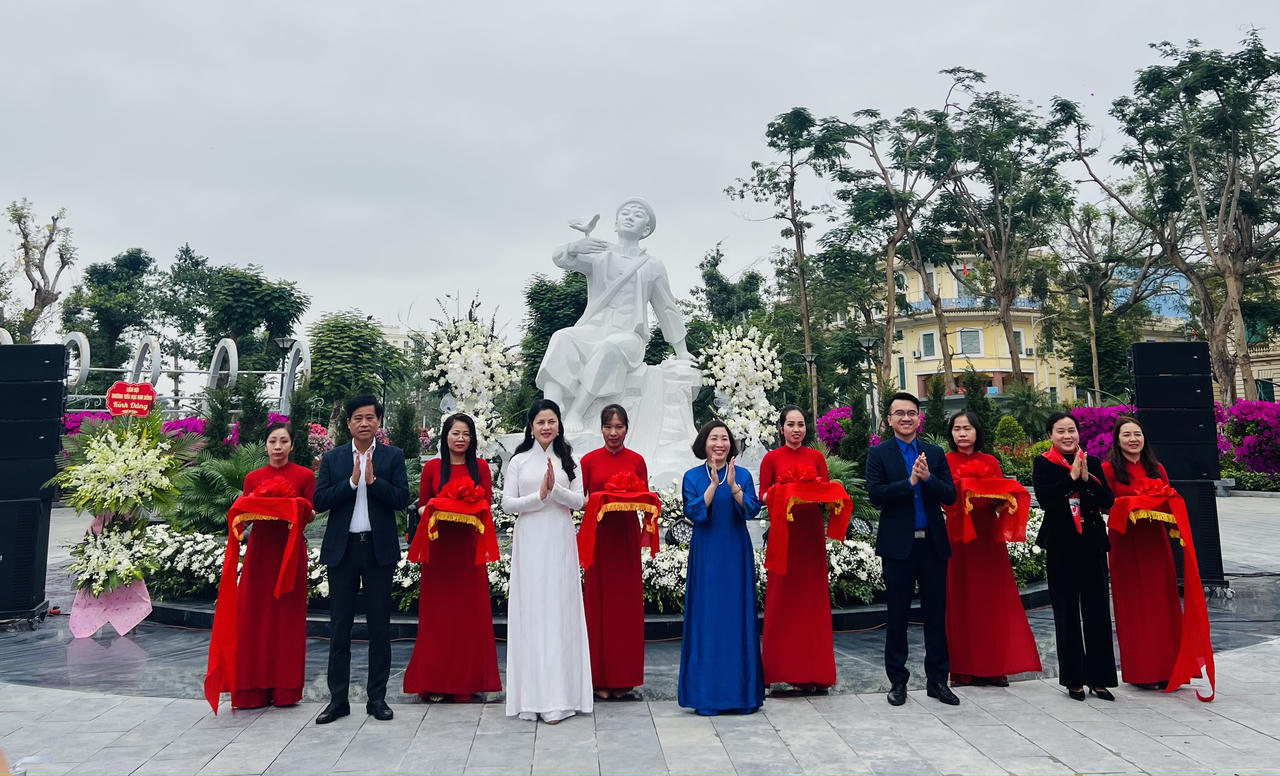 Khánh thành Tượng đài Anh hùng liệt sĩ Kim Đồng tại Hải Phòng