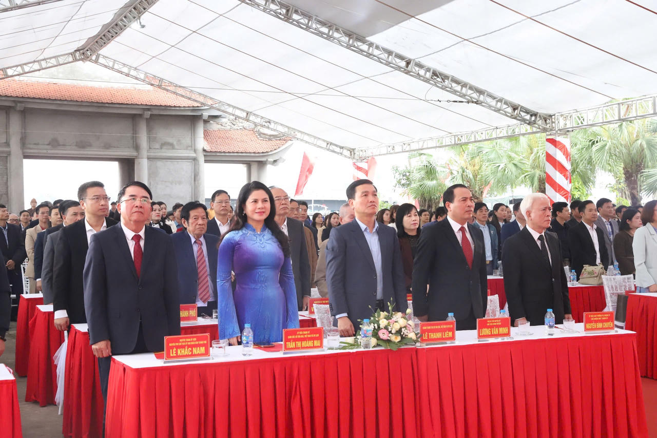 Đón nhận bằng xếp hạng di tích quốc gia Nhà lưu niệm Chủ tịch Tôn Đức Thắng