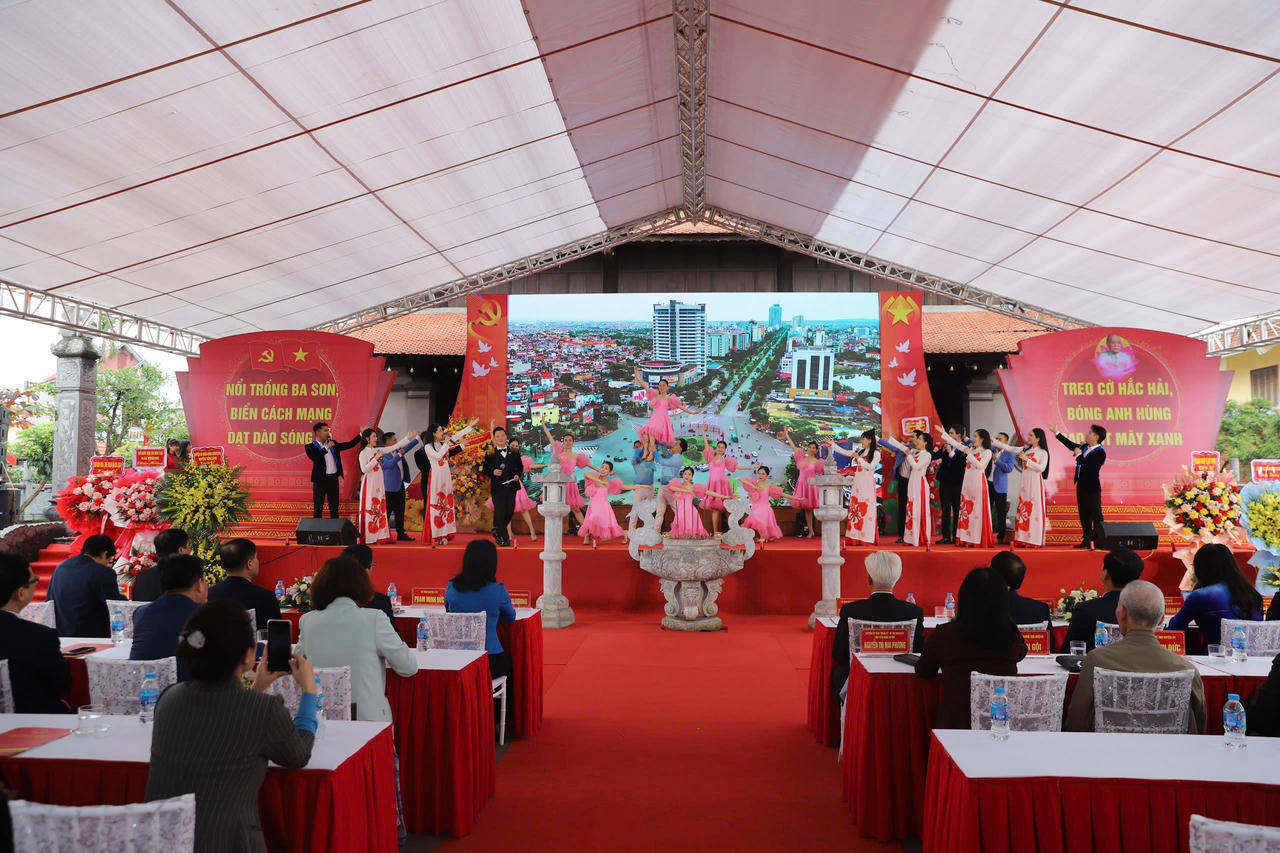 Đón nhận bằng xếp hạng di tích quốc gia Nhà lưu niệm Chủ tịch Tôn Đức Thắng