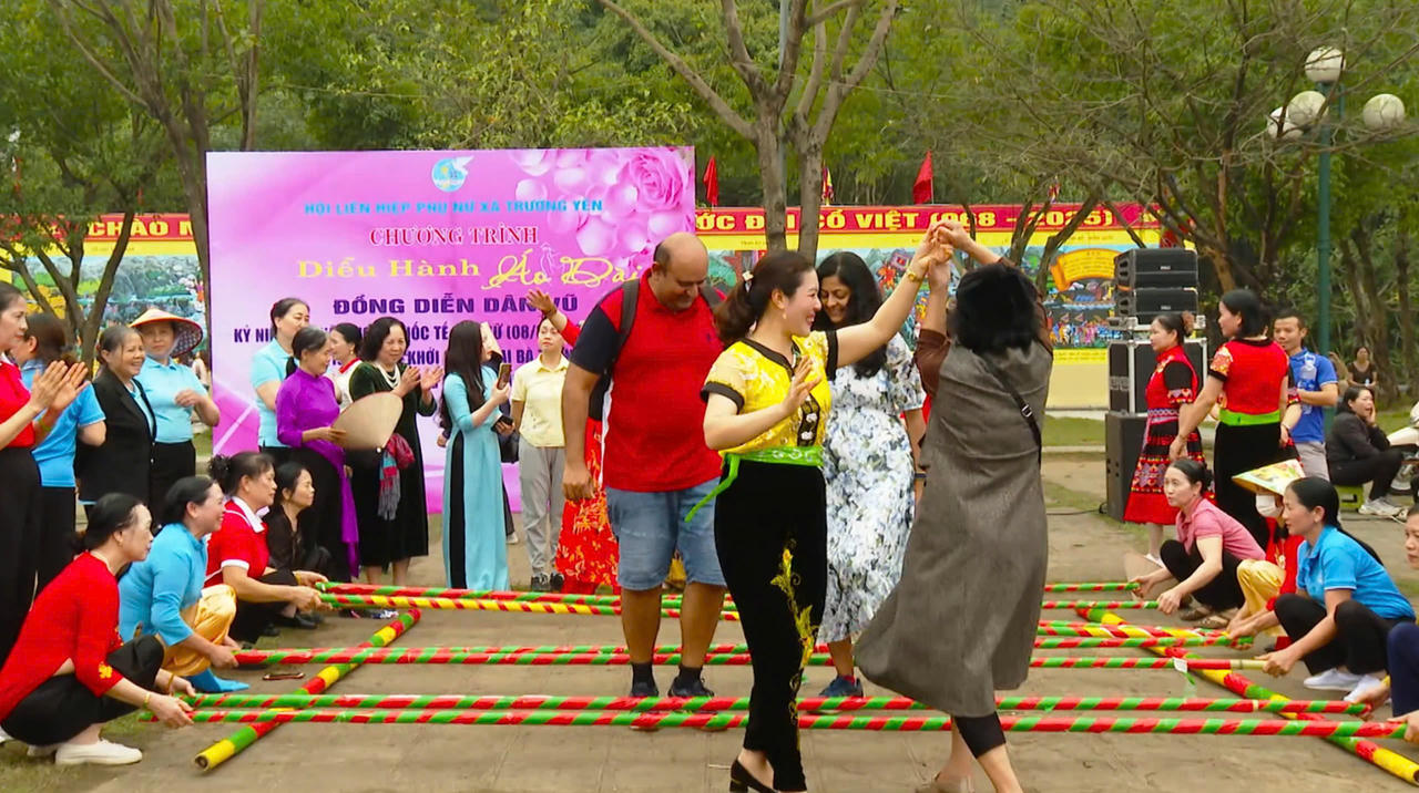 Ninh Bình thu hút khách du lịch bằng nhiều hoạt động văn hóa