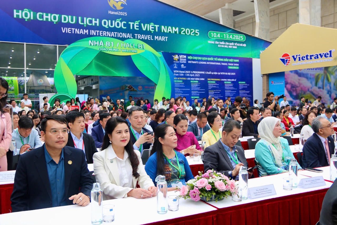 Gian hàng du lịch Hải phòng hút khách tham gia tại VITM Hà Nội 2025