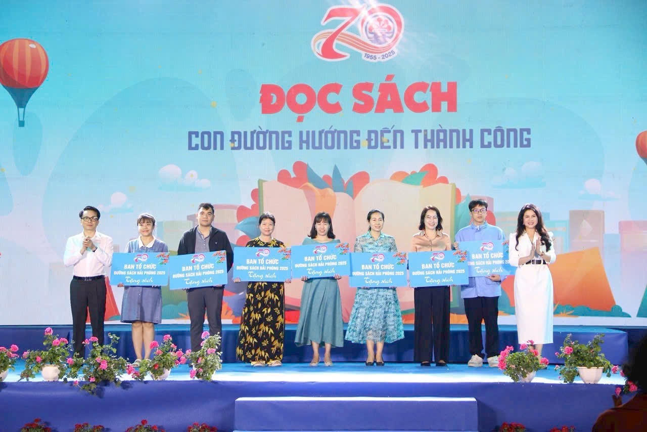 Khai mạc Đường sách Hải Phòng 2025 