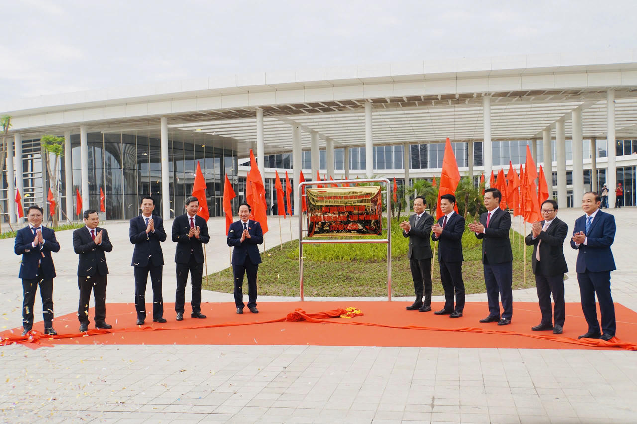 Hải Phòng đồng loạt khánh thành, khởi công 12 dự án trọng điểm 