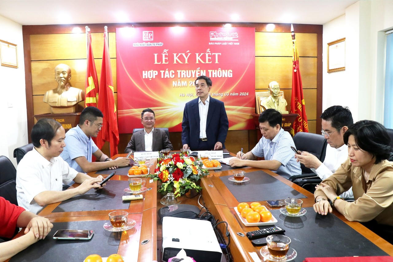 Báo Pháp luật Việt Nam ký kết hợp tác truyền thông với Nhà xuất bản Tư pháp