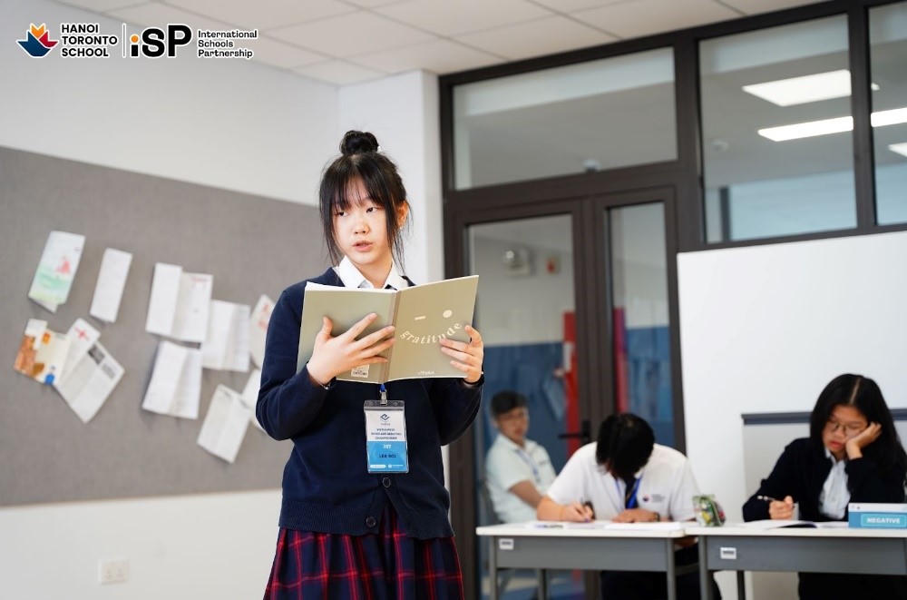 Học sinh Hanoi Toronto School chinh phục nghệ thuật tranh biện