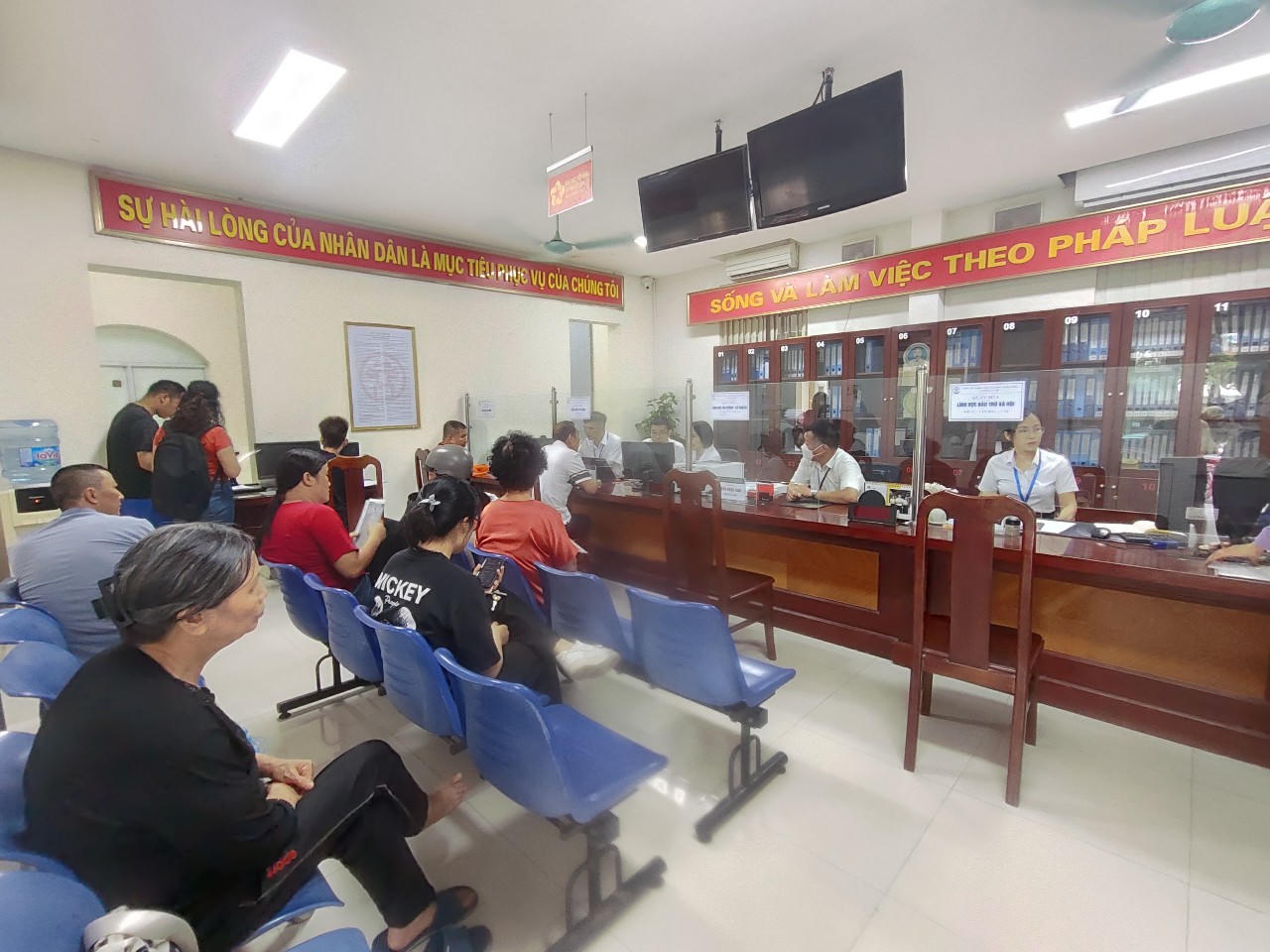 Ngày đầu vận hành mô hình mới tại các phường trên địa bàn thành phố Hà Nội