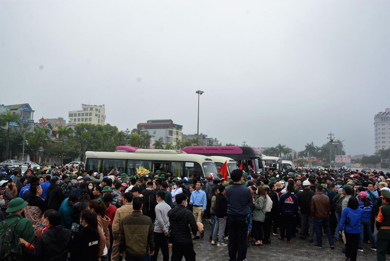 Thanh niên xứ Thanh hồ hởi lên đường nhập ngũ bảo vệ Tổ quốc