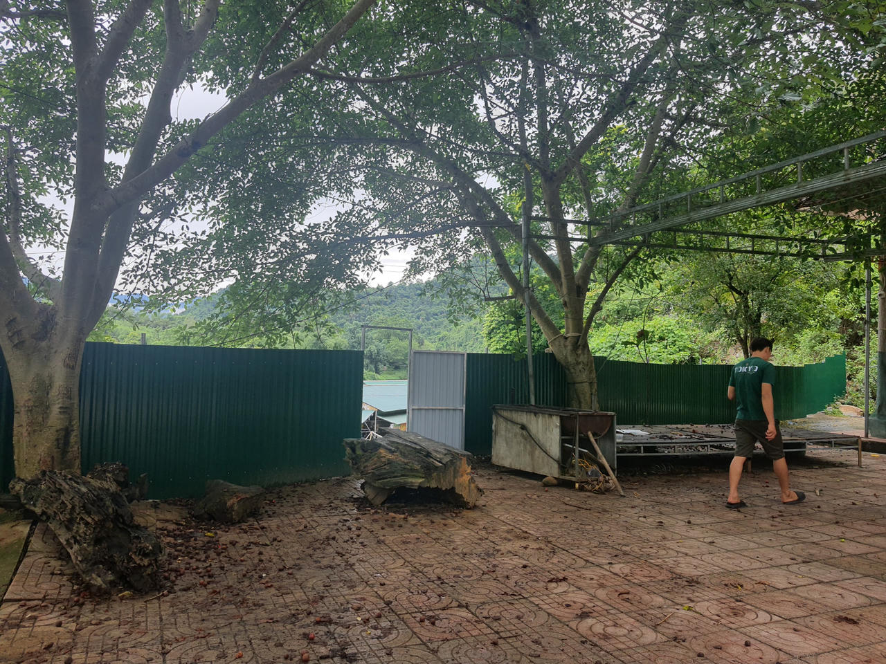 Vì sao khó chấm dứt hoạt động kinh doanh tự phát tại đập Phà Lài?