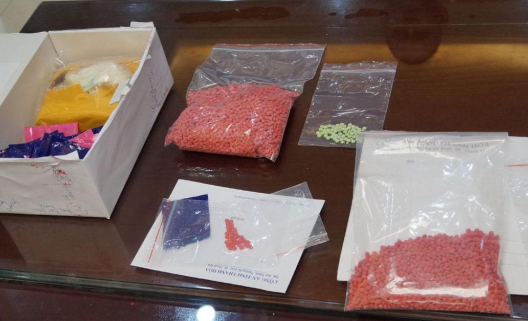 Bắt đối tượng trong đường dây mua bán hàng nghìn viên ma túy 