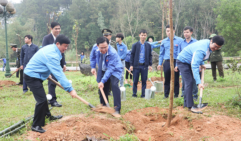 Chủ tịch Quốc hội dự Lễ phát động Tết trồng cây “Đời đời nhớ ơn Bác Hồ” và Lễ khởi động Tháng Thanh niên năm 2024