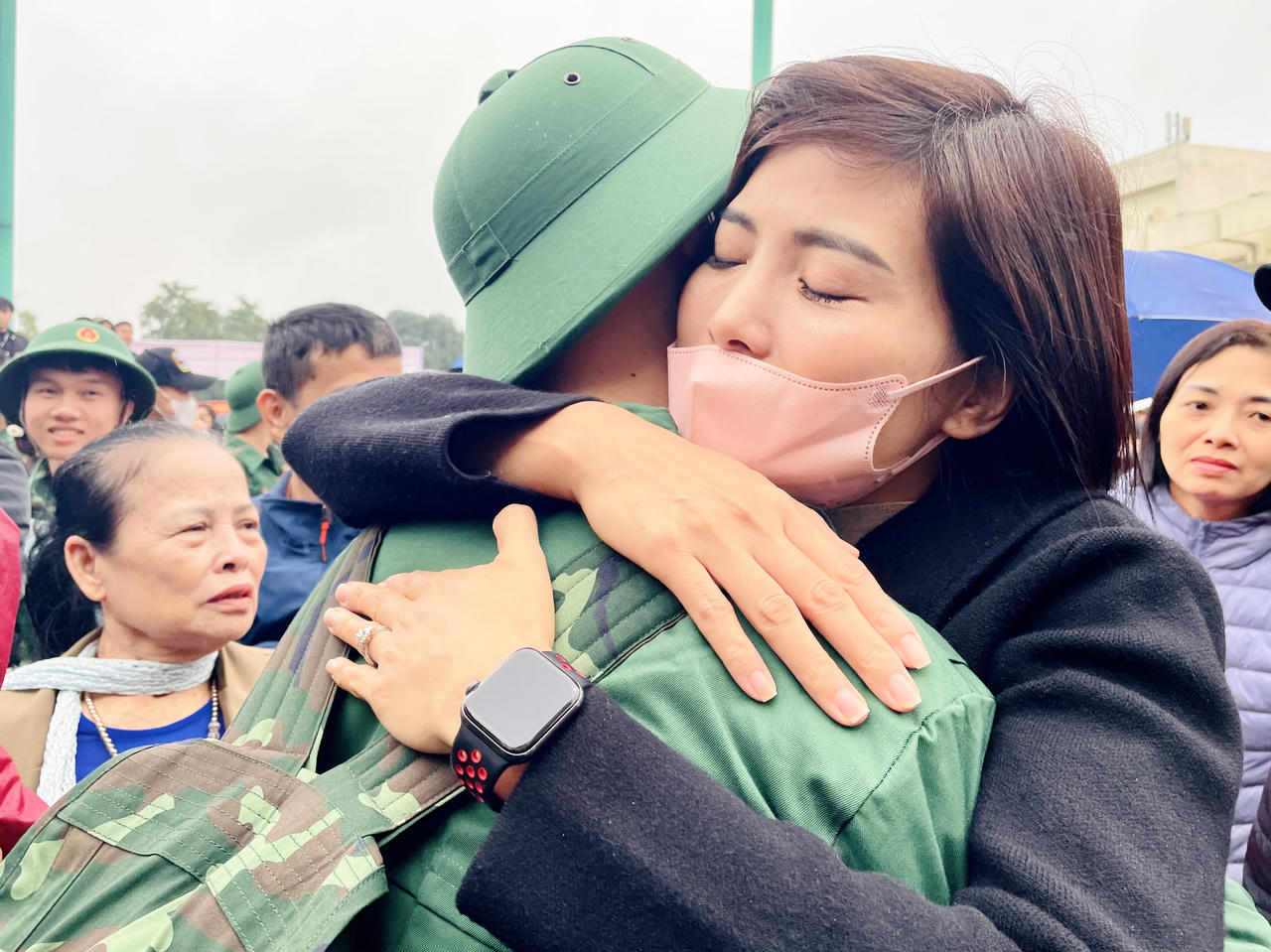 Rộn ràng cảnh thanh niên Hà Nội và các tỉnh, thành lên đường tòng quân