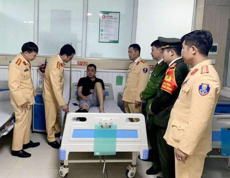 Khởi tố đối tượng lái xe ôtô tải đầu kéo đâm cảnh sát giao thông