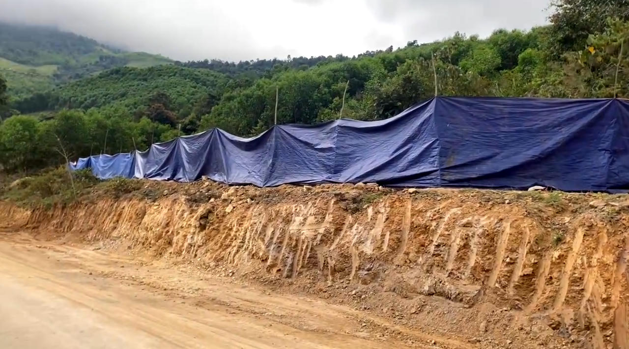 Bắt giữ gần 500 tấn đá thạch anh thô không rõ nguồn gốc