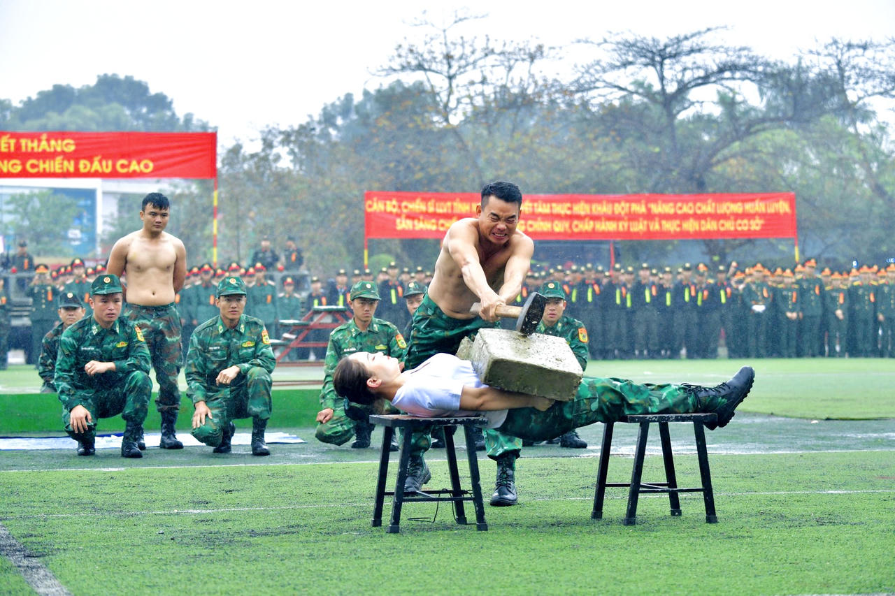 Những hình ảnh đẹp của lực lượng vũ trang Nghệ An tại lễ ra quân huấn luyện 